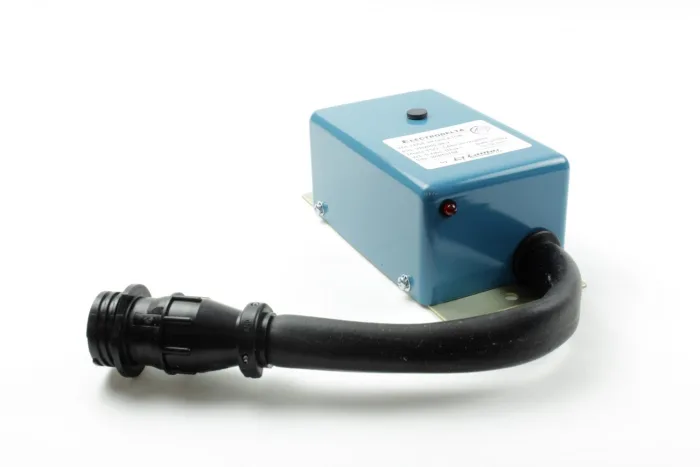 airparts-44402-1776819880-9553 → Somma Aero VR2000-28-2 VOLTAGE REGULATOR 28V TSO